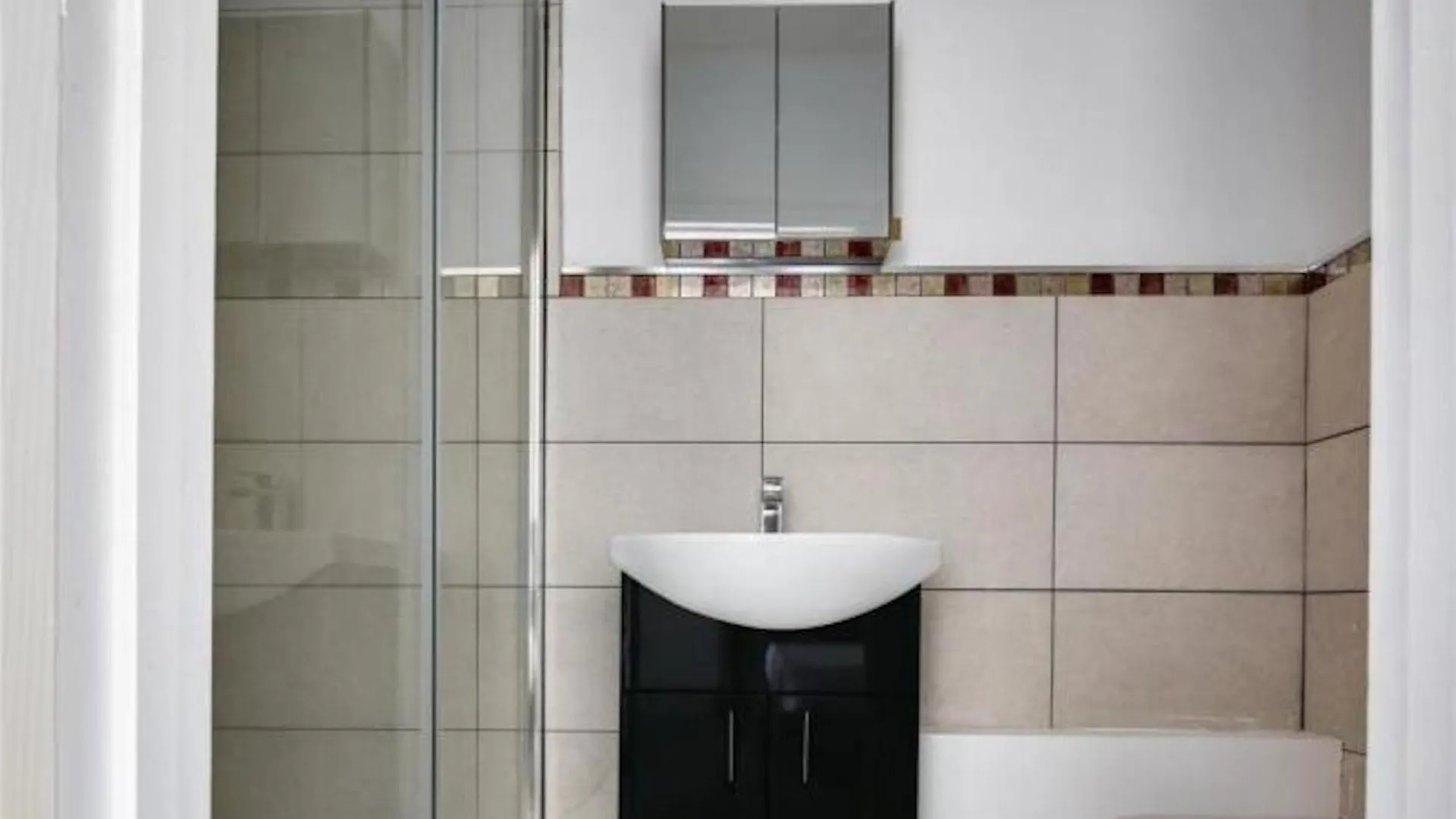 Holiday home Limehouse Townhomes Modern 4-Bedroom, 3-Bathroom Townhome With A Private Garden London United Kingdom